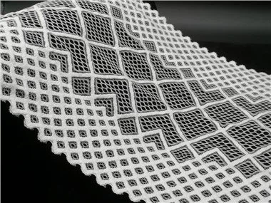 3차원 레이스 트리밍