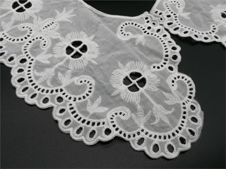 Two Halves Collar Lace